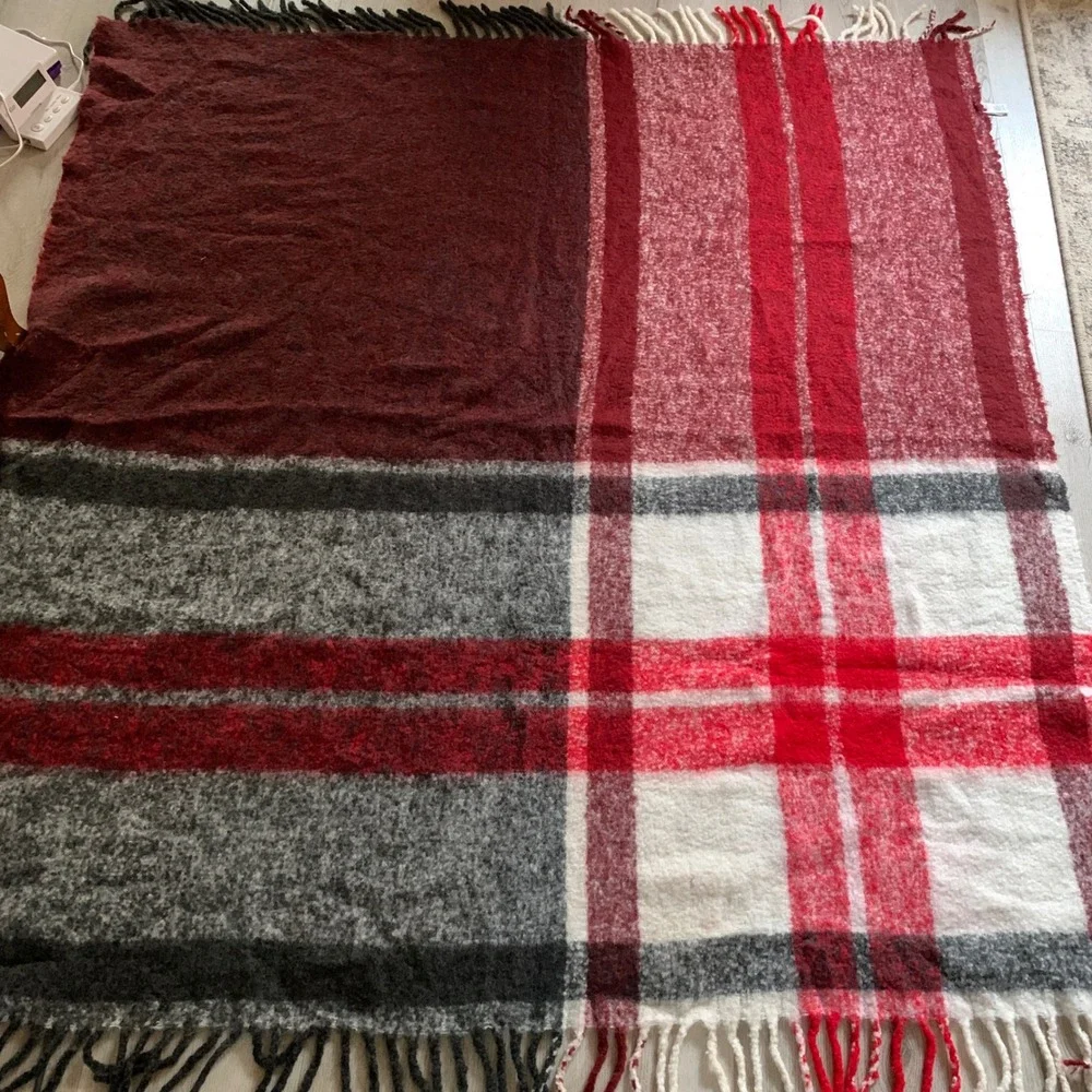 STRIPES HBC Red Plaid Wool Blend Fringe Throw Blanket 59x46‎ hme decor